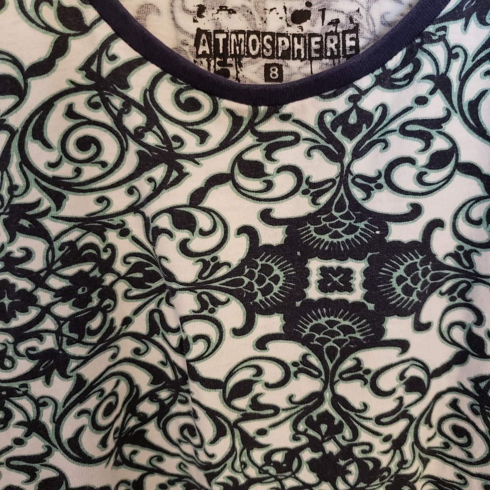 Patterned Top - Picture 2 of 3